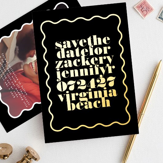 Bold Wavy Frame Black Gold QR Code Foto Folieneinladung