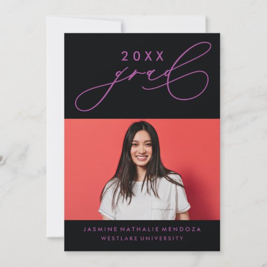 BOLD WHIMSICAL CALLIGRAPHY ABSCHLUSS INVITATION EINLADUNG (Vorderseite)