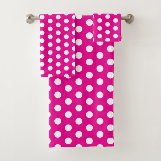 Bold White Polka Dots on Hot Pink Badhandtuch Set (Insitu)