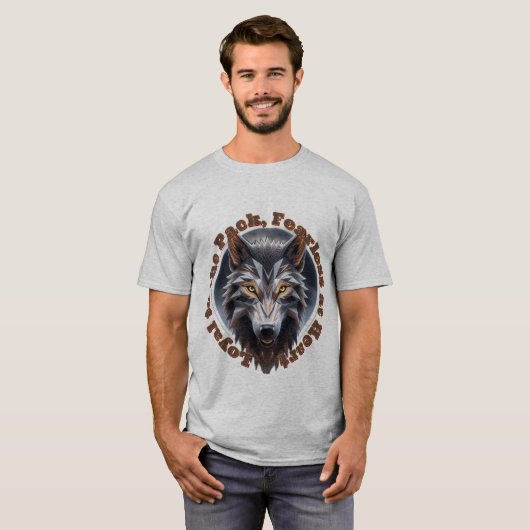 Bold Wolf Spirit - Fierce Geometric Wolf Art T-Shirt (Vorne ganz)