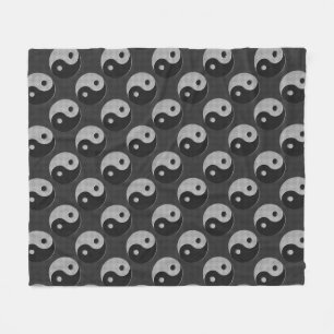 Bold Yin Yang in Carbon Fibre Print Style Fleecedecke
