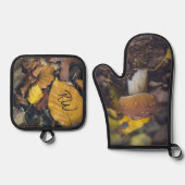 Boletscher mit gelben Blätter Ofenhandschuh & Topflappen-Set (Vorderseite)