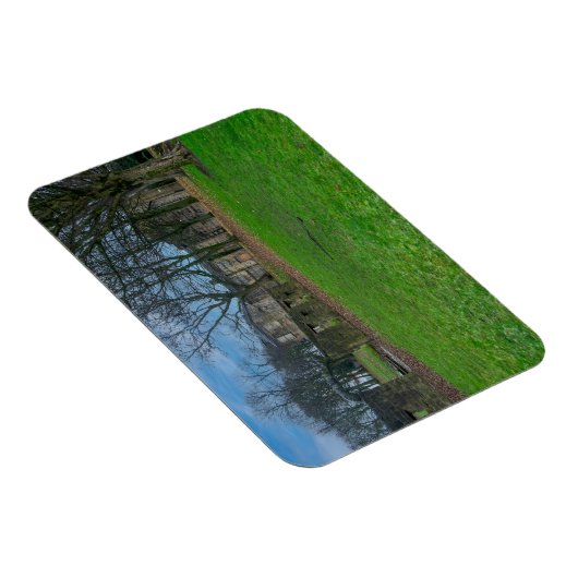 Bolling Hall, Bradford Magnet (Rechte Seite)