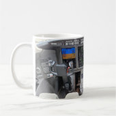 Bombardier Challenger 300 Cockpit Tasse (Links)