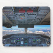 Bombardier Q400 Cockpit über den Alpen Mousepad (Vorne)