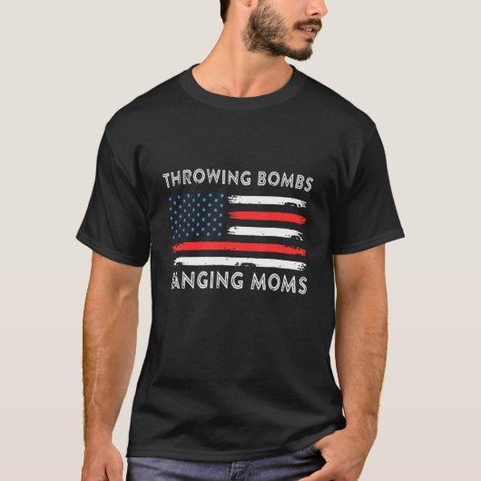 Bombs Werfen, Mütter Knallen, Fußballflagge Vintag T-Shirt (Vorderseite)