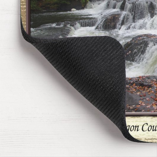 Bond Falls Cascades Mousepad (Ecke)