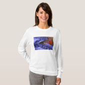 Bond Falls Reflektieren von bunten Blätter; T-Shirt (Vorne ganz)
