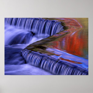 Bond Falls; Reflektierende herbstfarbene Blätter; Poster