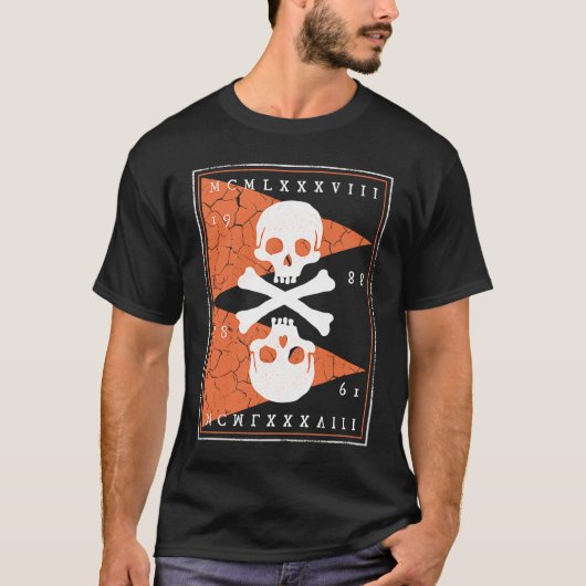 Bones and Skulls Pirate 2 T-Shirt (Vorderseite)