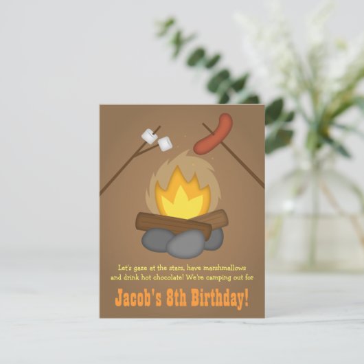 Bonfire Camping Geburtstagsparty Einladung (Stehend Vorderseite)