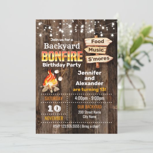 Bonfire Siblings Geburtstagsparty Einladung (Stehend Vorderseite)