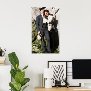 Bonnie And Clyde Umarmen 1933 Remastered Poster