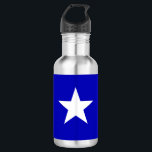 Bonnie Blue Flag Edelstahlflasche<br><div class="desc">Bonnie Blue Flag. Die Blaue Flagge von Bonnie war zu Beginn des Zivilen Amerikanischen Krieges 1861 ein inoffizielles Banner. Es besteht aus einem Single, einem weißen Stern mit fünf Punkten auf einem blauen Feld. Es ähnelt sehr stark der Flagge der kurzen Republik Westflorida von 1810 und der aktuellen somalischen Flagge....</div>