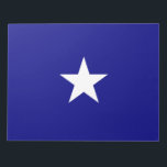 Bonnie Blue Flag Notizblock<br><div class="desc">Dieses Design zeigt die Bonnie Blue Fahne, die zu verschiedenen Zeiten mit der Republik Texas, der kurzen gelebten Republik Westflorida und den südlichen Staaten Amerikas zu Beginn des Zivilen Krieges in Amerika im Jahr 1861 assoziiert war. Sie dient heute oft als repräsentatives Banner der südöstlichen Staaten im Allgemeinen. Es besteht...</div>