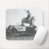 Bonnie-Grau, das ihr Pferd springt Mousepad (Mit Mouse)