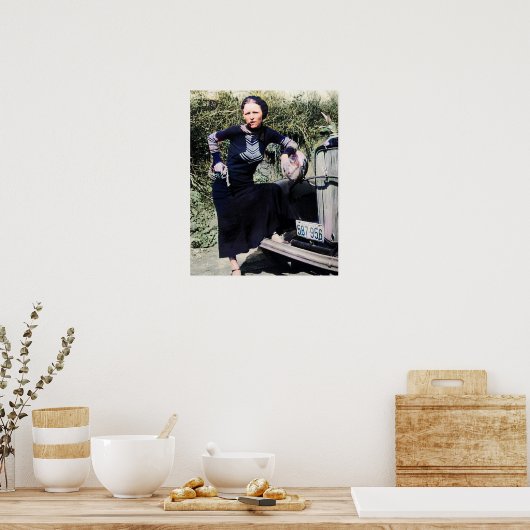 Bonnie Parker rauchen ein Auto 1933 Farbredux Poster (Küche)