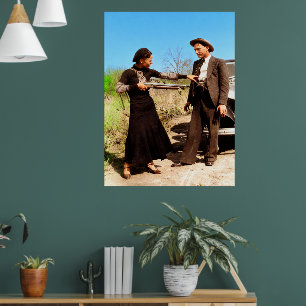 Bonnie und Clyde beim Herumalbern 1934 Color Redux Poster