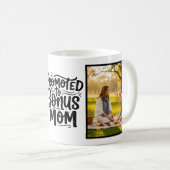 Bonus-Mama Beworben Brush Script Zwei Foto Kaffeetasse (VorderseiteRechts)