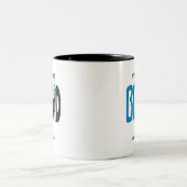 Bonus Vater Blau und Schwarz Design Zweifarbige Tasse (Mittel)