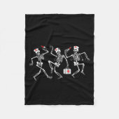 Boo Boo Crew Funny Dancing Skeleton Nurse Squad Ha Fleecedecke (Vorderseite)