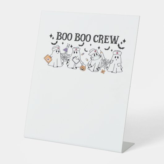 boo Boo Crew Halloween Classic T-Shirt Sockelschild (Vorderseite)