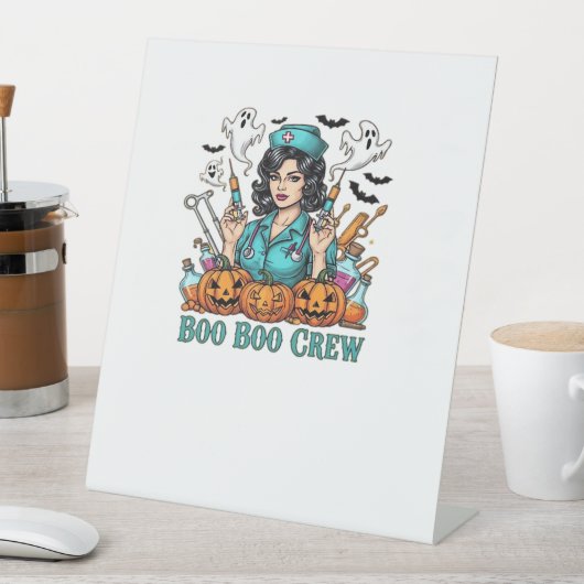 Boo Boo Crew Halloween Nurse mit Syringen und Pum Sockelschild (In Situ)
