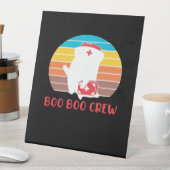 Boo Boo Crew Nurse Funny Ghost Halloween Classic T Sockelschild (In Situ)