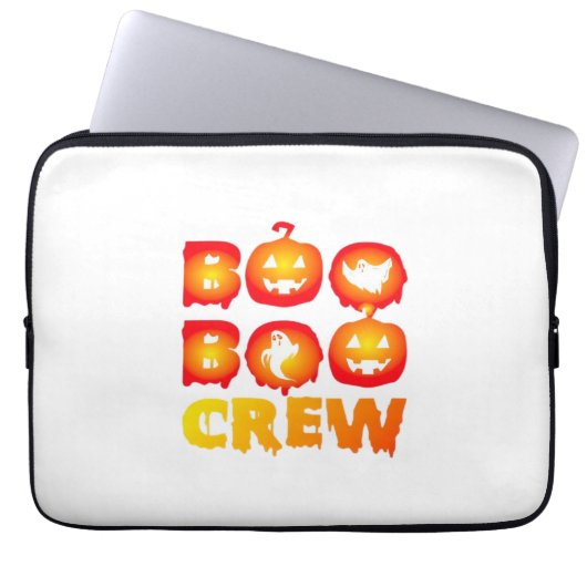 Boo Boo Crew Oversifizierter T - Shirt Laptopschutzhülle (Vorderseite)