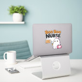 Boo Boo Nurse on Duty Classic T - Shirt Aufkleber (Laptop auf Schreibtisch)