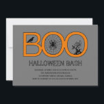 Boo! Halloween-Party-Einladung Einladung<br><div class="desc">Feiern Sie die beängstigende Nacht des Jahres mit diesem Halloween-Party Einladung von berryberrysweet.com. Matching Briefmarke,  Bevorzugen Sie Aufkleber und Geschenketiketten auf berryberrysweet.com verfügbar. Andere passende Artikel sind auch auf Anfrage erhältlich. Bitte kontaktieren Sie uns für Hilfe.</div>