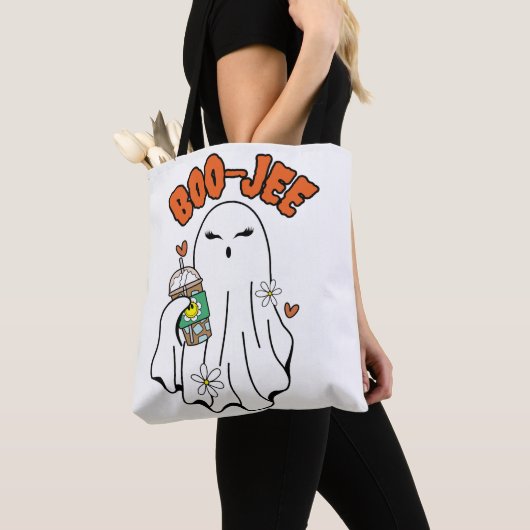 Boo-Jee Halloween-Geist mit Iced Kaffee in der Han Tasche (Von Nahem)