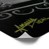 Boo Kitty sieht in einem dunklen Spiegelposter aus Poster (Ecke)