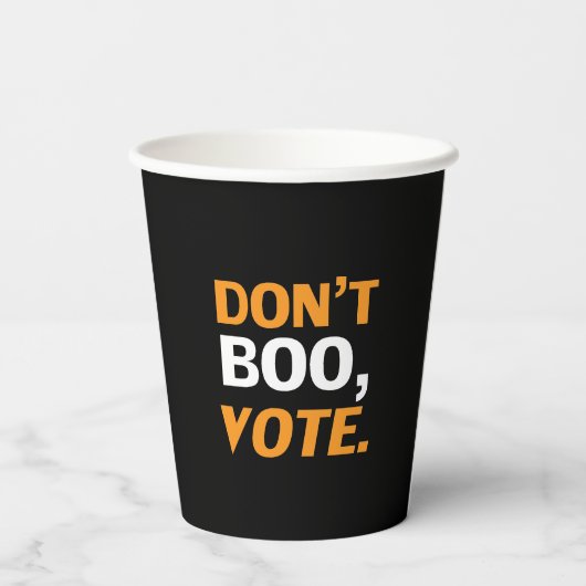 "Boo nicht, vote" schwarz-orange weißes Halloween Pappbecher (Rückseite)