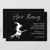 Boo Thang Flying Hexe-Halloween-Party Einladung (Vorne/Hinten)