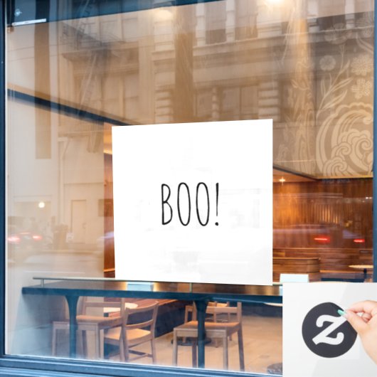 Boo weiß schwarz spooky typografie lustig Hallowee Fensteraufkleber (Café-Fenster)