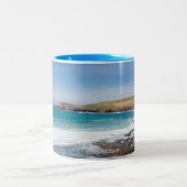 Boobys Bucht-Strand |England Zweifarbige Tasse (Mittel)