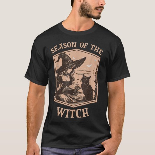 Book Club Salem 1692 Jahreszeit von HexenHalloween T-Shirt (Vorderseite)