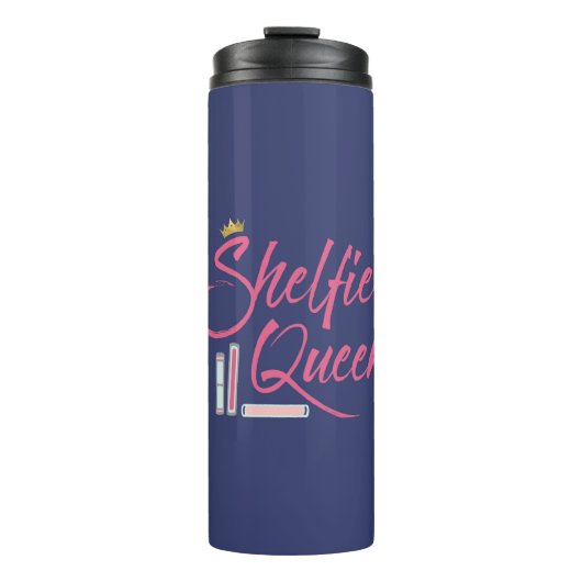 Book Lover Shelfie Queen Blue and Pink Thermosbecher (Vorderseite)