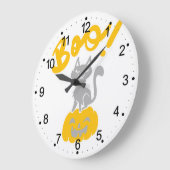 Bookatze mit halloween Kürbis - Wählen Sie ein Col Große Wanduhr (Winkel)