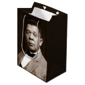 Booker Washington: Afrikanischer amerikanischer Er Mittlere Geschenktüte (Vorderseite Schrägansicht)