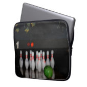 Booking Laptop Sleeve (Vorderseite Links)