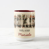 Bookish Bookshelf Est. 20XX Zweifarbige Tasse (Mittel)