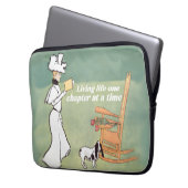 Booklover Woman And Dog Reading Laptopschutzhülle (Vorderseite Links)