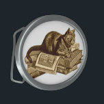Bookworm Kitty Cat Reading Books Ovale Gürtelschnalle<br><div class="desc">Bookworm Kitty Cat ruht auf seiner Bibliothek und liest Bücher,  die auf Geschenkartikeln gedruckt sind.</div>