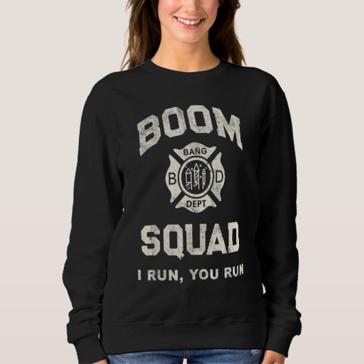 BOOM SQUAD Fireworks Director Firefighter Red Pyro Sweatshirt (Vorderseite)