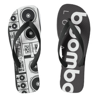 Boombox drehen Reinfälle um Badesandalen