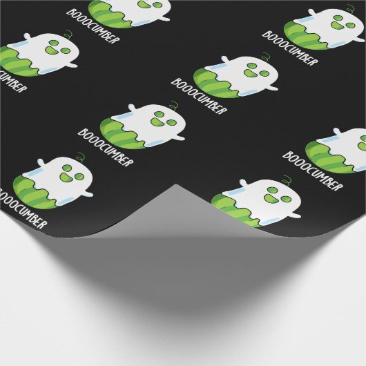 Booocumber Funny Ghost Cucumber Pun Dark BG Geschenkpapier (Ecke)