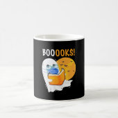 Booooks Halloween Ghost reading books and wearing Kaffeetasse (Mittel)
