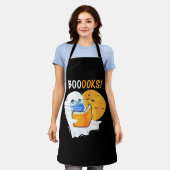Booooks Halloween Ghost reading books and wearing Schürze (Getragen)